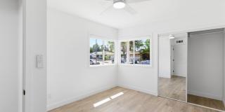 Beautiful modern 3 Bed + 3 Bath House + Pool + Garage Gallery 20