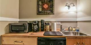 543 College Street Gallery 10