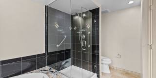 Come live in Penterra Plaza! Gallery 28