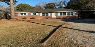 1217 Second Loop Road Gallery 1