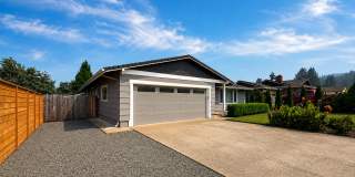 Beatifully Updated Cottage Grove Home Gallery 1