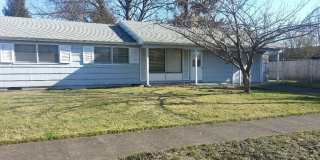 Available Now! 3 bedroom ~ 1.5 Bathroom House Centrally Located in Corvallis Gallery 1