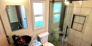 Spacious 4BR House in Edgewater Gallery 42