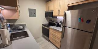 2 Bedroom 1 Bath - Blocks from Pearl Street and Downtown Gallery 8