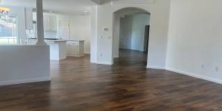 Spacious 3BD/2.5BA Home in Bakersfield's 93311 — HOA Community, Pool, Fireplace, Garage & Small Pets Welcome! Gallery 8