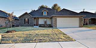 Nice 4 Bedroom 2 Bath Home in Yukon Schools Gallery 1