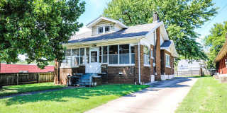 Updated 5 Bedroom for Pre-Lease NOW! Huge Backyard and walking distance to MSU and downtown! Gallery 1
