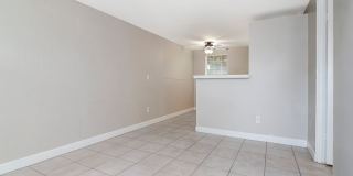 Move-In Ready 1BR/1BA Duplex in Brandon, FL — $1,295/Month, Across from Brandon Mall Gallery 1