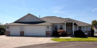 Golf Course Living! 3 bed + office, 3 Car Garage! Gallery 1