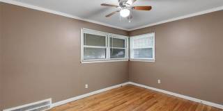 20254 Mackay Street Gallery 9