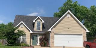 4BR/2.5BA House, 2-Car Garage - $2,100 *NO SMOKERS OR UNDERGRADS Gallery 1