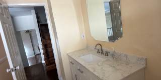 5266 Lindley Avenue Gallery 27