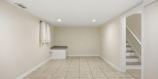 204 LIVINGSTON Court Gallery 29