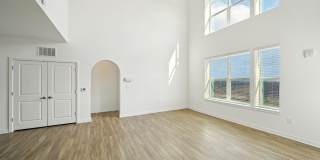 Colina Hillside Gallery 77