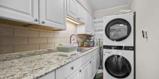 383 Davis Street Gallery 8