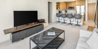 Sky Ala Moana #1701: Spacious Condo w/ Ocean Views Gallery 6