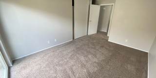 Spacious Aurora Townhome Gallery 7