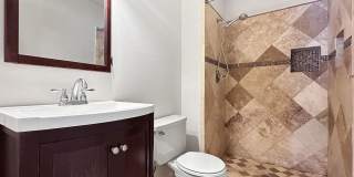 Charming 2-Bedroom Condo in Prime Location - Woodside Village Gallery 10