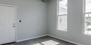 815 North Fairfield Avenue Gallery 5