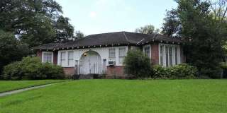 University Gardens 1BR/1BA unit in Triplex Gallery 1