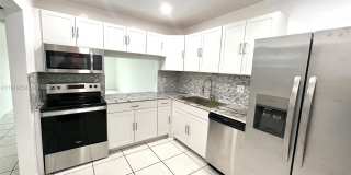 18900 NE 3rd Ct Gallery 1