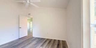 240 Center Oak Circle Gallery 21