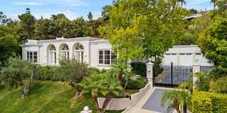 475 Martin Lane Gallery 1