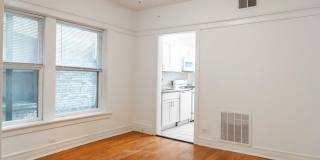 Uptown / Ravenswood - Studio - w/ Deck Gallery 4