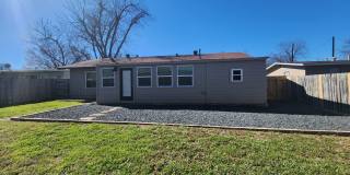 Walk to Das Rec / Close to Landa Park / Remodeled House/ Fridge / Fenced in Yard / NBISD Gallery 35