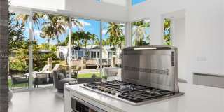 2217 NE 17th Ter Gallery 25