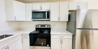 1 and 2 Bedroom Townhomes Near Downtown Tucson! Renovated with Off Street Parking! Gallery 4