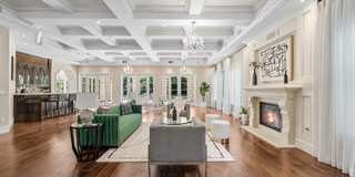 447 North Kenter Avenue Gallery 3