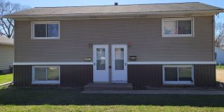 2 Bedroom, 1 Bath Duplex w/Garage in Camanche, IA Gallery 1