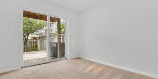 1942 CROSSING STONE Court Gallery 15