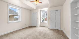 Cozy 2 Bedroom Downtown Home Available! Gallery 23