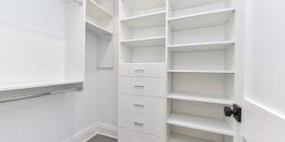 2135 N Lakewood Avenue Gallery 23