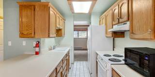 Redlands Escape - 2 Bedroom Condo with sunroom! Gallery 7