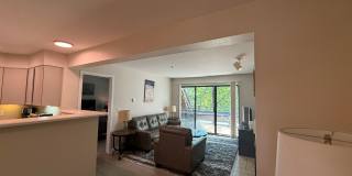 Short-mid term housing, furnished condo 2 bed/2 bath walking distance to Pearl St., CU and close to Hiking and Biking Gallery 15