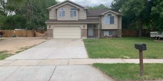 Spacious 5 Bedroom in Roy! Gallery 1