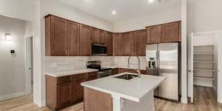 Beautiful 3 bedroom, 2 bathroom Mesa unit! Beautiful 3 bedroom, 2 bathroom Mesa unit! Gallery 1