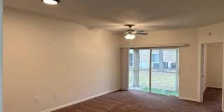 Charming 3BR Condo in Riverview Gallery 20