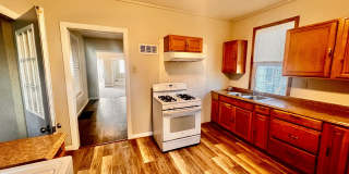 Ginormous 6 Bed Single family home with all Appliances Near Lake Michigan! Gallery 5