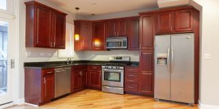 Beautiful Three Bed, 2.5 Bath Townhome in Mont Clare! Gallery 5
