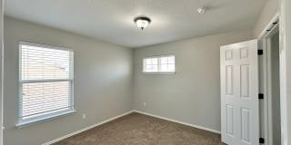 Viewable Now!  Small Dogs Accepted! Gallery 32