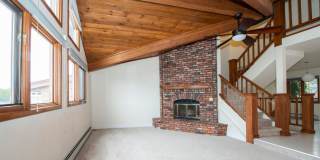 DeLong Lake Condo Gallery 9