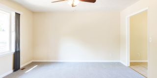 4 Bedrooms & 2.5 Bathrooms Gallery 10