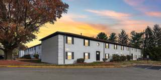 Charleston Square Gallery 1