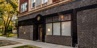 5836 W Madison St Gallery 23