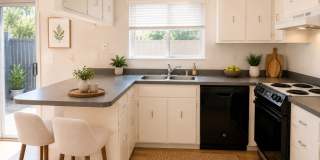 Adorable 3 Bed 1.5 Bath Covell Commons Condo ( fall Rental ) Adorable 3 Bed 1.5 Bath Covell Commons Condo ( fall Rental ) Gallery 5