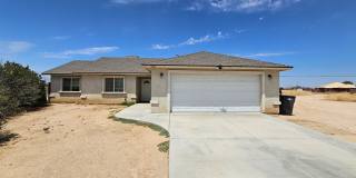 Spacious Single-Story Home with Central AC/Heat and Huge Backyard Gallery 1